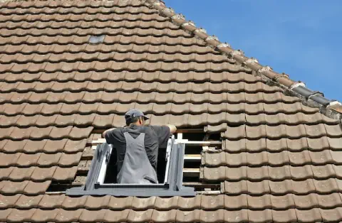 Pose de velux - Peyrat-le-Château